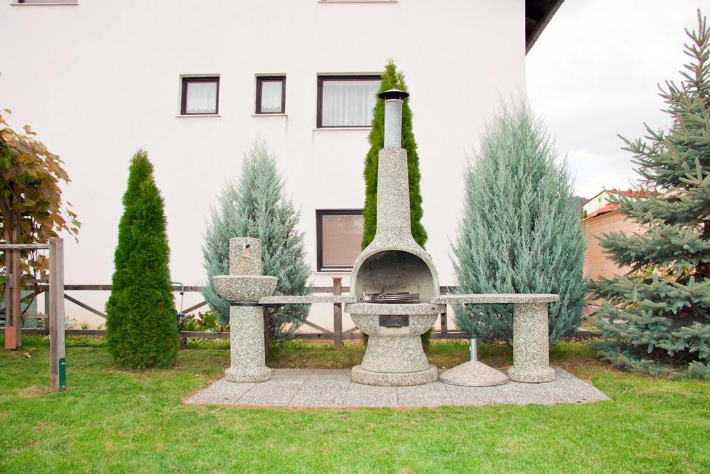 Zimzeleni Apartments Zreče Exterior foto